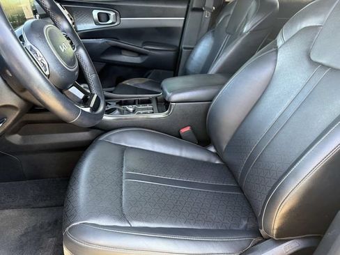 Used 2022 Kia Sorento S FWD image 19