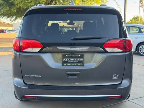 Used 2017 Chrysler Pacifica Touring-L Plus FWD image 7