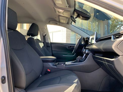 Used 2025 Toyota RAV4 LE image 35