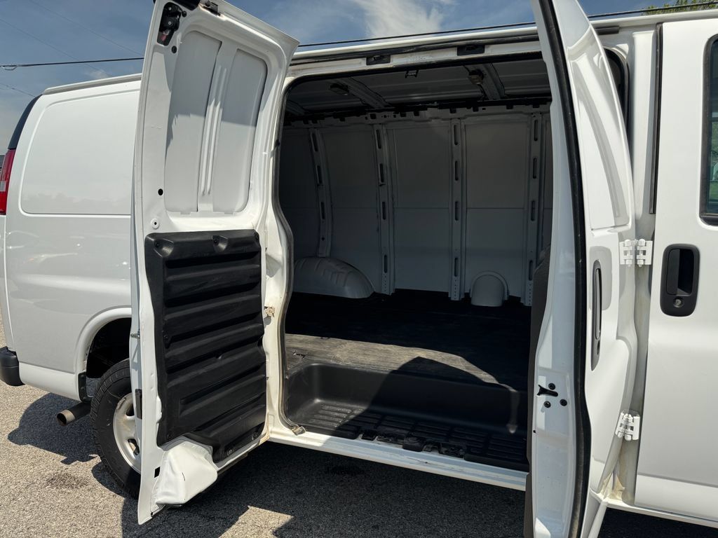 Used 2024 Chevrolet Express 2500 w/ Driver Convenience Package RWD image 33