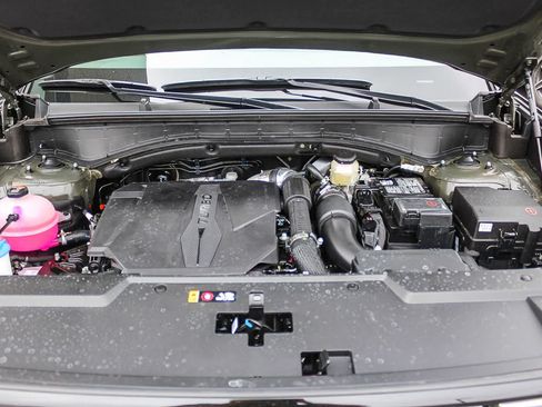 Used 2025 Hyundai Santa Fe SEL FWD image 13