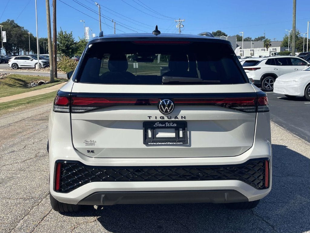 New 2026 Volkswagen Tiguan SE R-Line FWD image 6