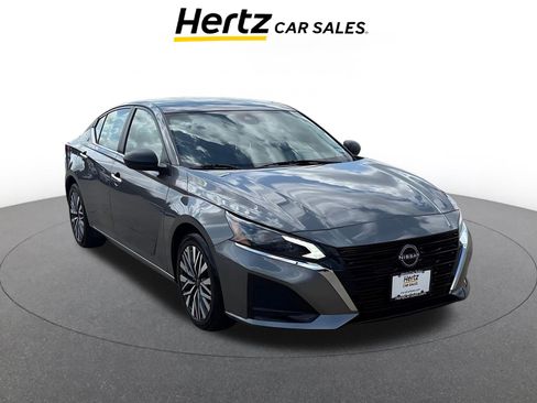 Used 2025 Nissan Altima 2.5 SV image 1