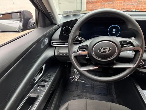 Used 2024 Hyundai Elantra SEL image 13