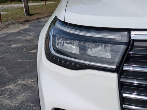New 2026 Ford Explorer Active RWD image 9