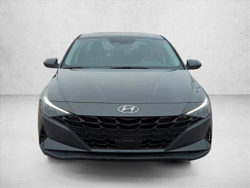 Used 2023 Hyundai Elantra SEL w/ Convenience Package image 3