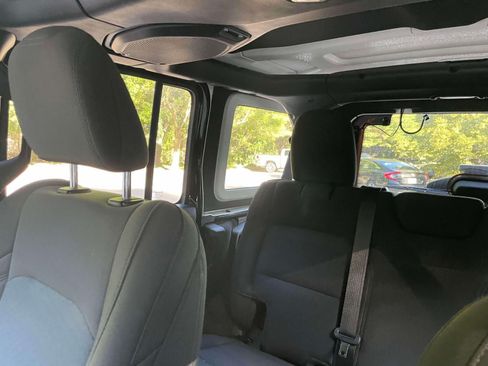 Used 2022 Jeep Wrangler Unlimited Sport AWD/4WD image 31