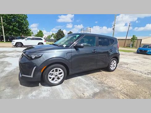 Used 2025 Kia Soul LX w/ LX Technology Package FWD image 33