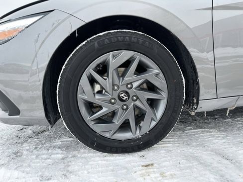 Used 2024 Hyundai Elantra SEL image 9