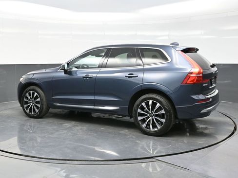 Used 2023 Volvo XC60 B5 Plus image 4