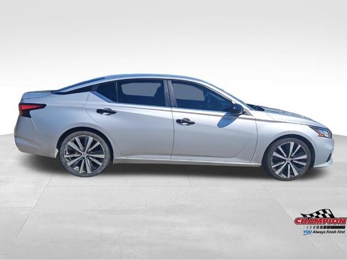 Used 2020 Nissan Altima 2.5 SR FWD image 8