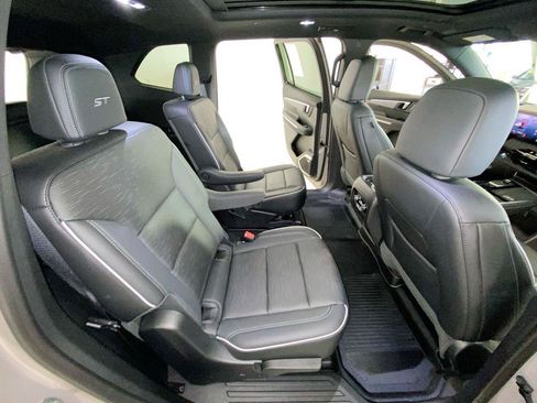 Used 2026 Buick Enclave Sport Touring w/ Power Package FWD image 18