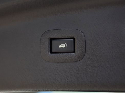 Used 2018 Nissan Armada Platinum w/ Cargo Package RWD image 30