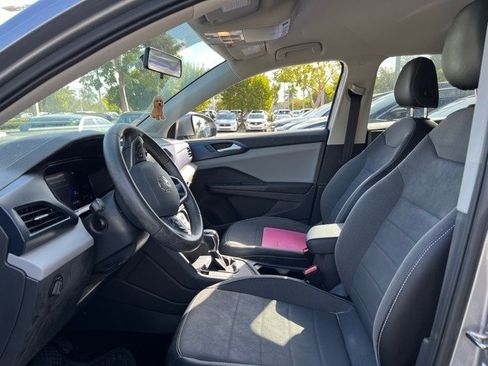 Used 2022 Volkswagen Taos SE image 5