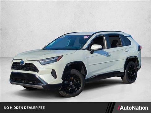 Used 2022 Toyota RAV4 SE AWD/4WD image 1