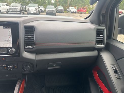 Used 2024 Nissan Frontier PRO-4X w/ Technology Package AWD/4WD image 39