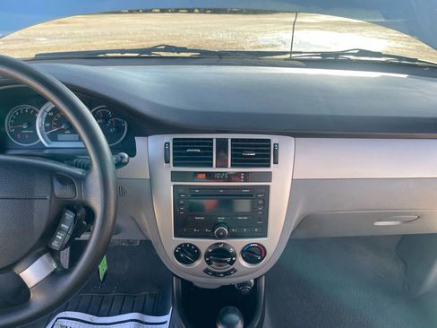 Used 2008 Suzuki Forenza Sedan image 19