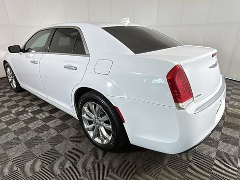 Used 2018 Chrysler 300 Limited AWD/4WD image 5