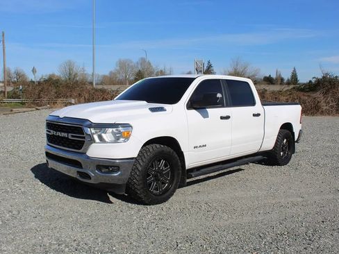 Used 2023 RAM 1500 Big Horn AWD/4WD image 3