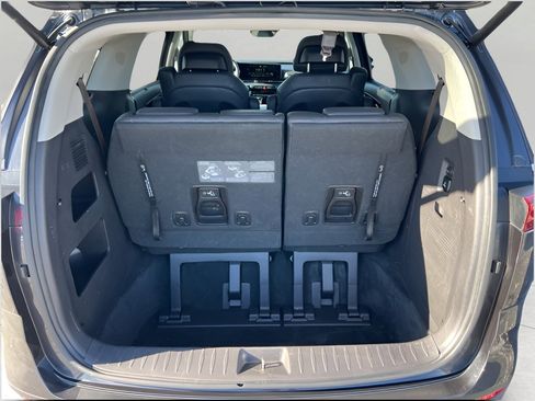 Used 2022 Kia Carnival SX Prestige image 37