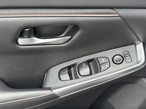 Certified 2025 Nissan Sentra SR image 12