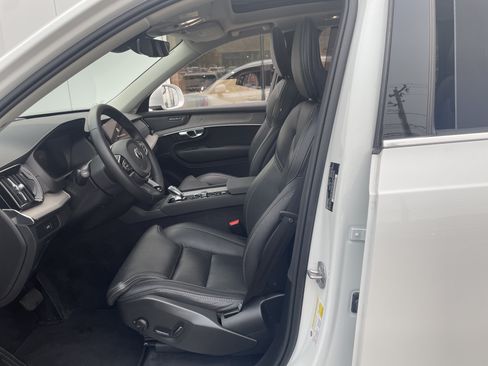 Certified 2025 Volvo XC90 B6 Ultra AWD/4WD image 8