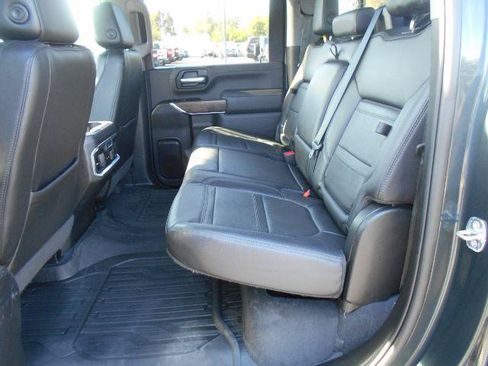 Used 2022 GMC Sierra 3500 Denali w/ Denali Ultimate Package AWD/4WD image 8