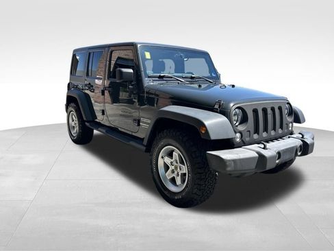 Used 2018 Jeep Wrangler Unlimited Sport S AWD/4WD image 8