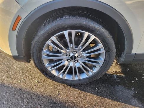 Used 2016 Lincoln MKX Reserve w/ Driver Assistance Package image 11