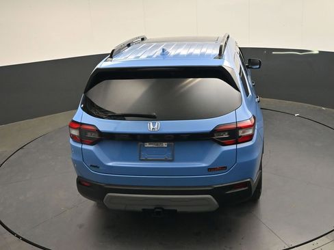 Used 2025 Honda Pilot TrailSport image 24