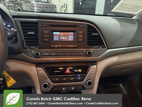 Used 2017 Hyundai Elantra SE image 18