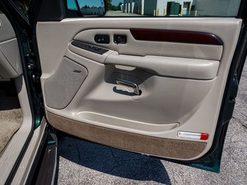 Used 2003 Cadillac Escalade AWD image 50