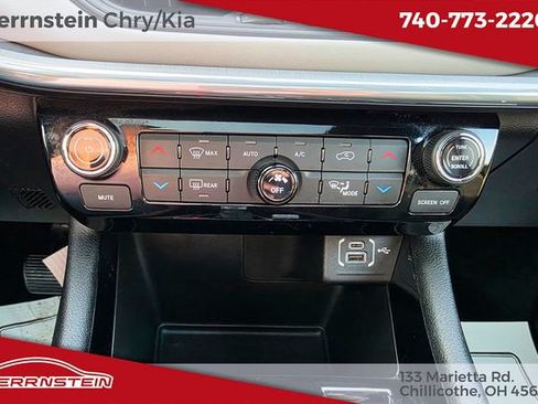 Used 2023 Jeep Compass Limited w/ Sun and Sound Group AWD/4WD image 20