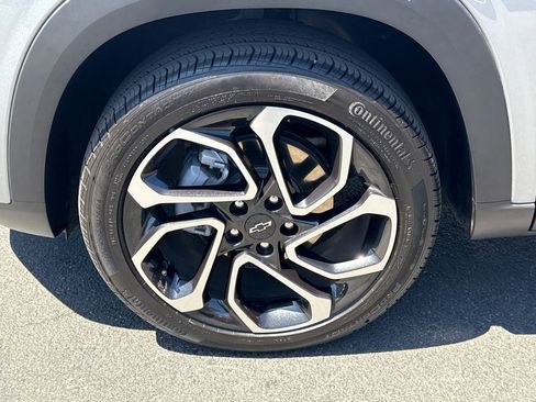 Used 2026 Chevrolet Trax RS image 5