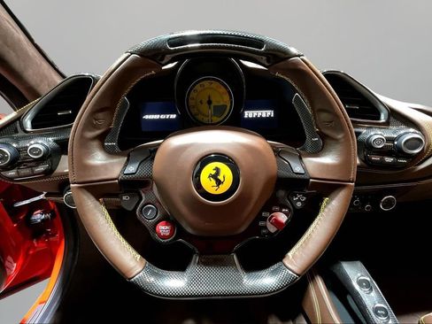 Used 2018 Ferrari 488 GTB RWD image 9