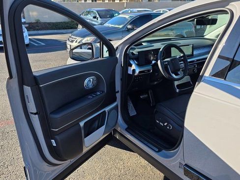 New 2026 Hyundai Ioniq 9 Calligraphy image 36