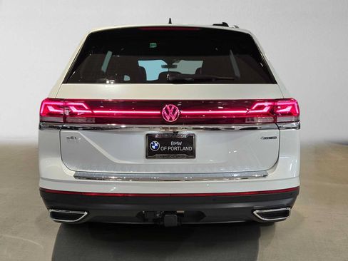 Used 2025 Volkswagen Atlas SEL AWD/4WD image 4