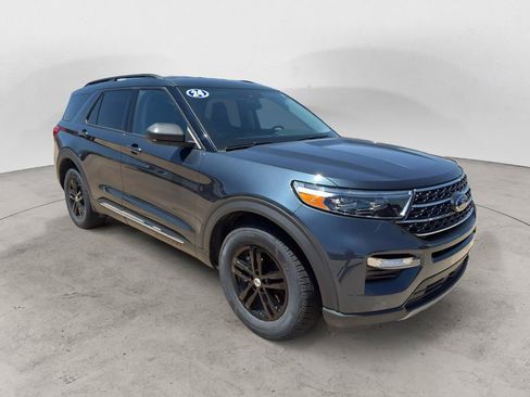 Used 2024 Ford Explorer XLT w/ Equipment Group 202A AWD/4WD image 3