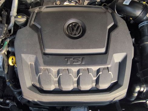 Used 2024 Volkswagen Tiguan SE R-Line image 31