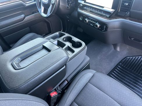 Used 2022 GMC Sierra 1500 SLE w/ Enhanced Capability Package AWD/4WD image 16