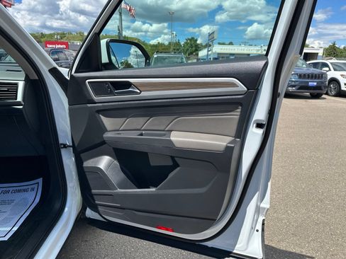Certified 2023 Volkswagen Atlas SEL AWD/4WD image 49