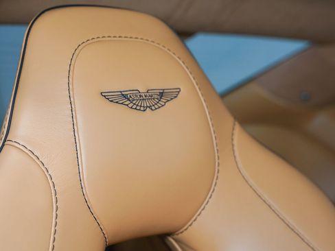 Used 2017 Aston Martin Vanquish Coupe image 30