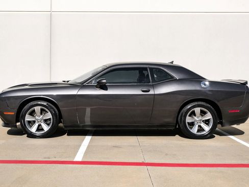Used 2018 Dodge Challenger SXT Plus image 7