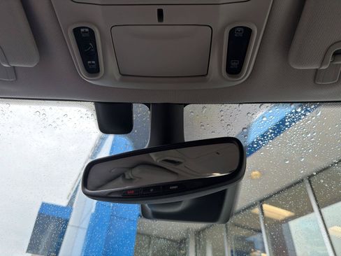 Used 2020 Chrysler Pacifica Limited w/ Advanced Safetytec Group FWD image 24