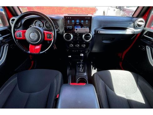 Used 2017 Jeep Wrangler Unlimited Sahara w/ Dual Top Group AWD/4WD image 16