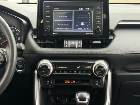 Used 2021 Toyota RAV4 XLE Premium image 18