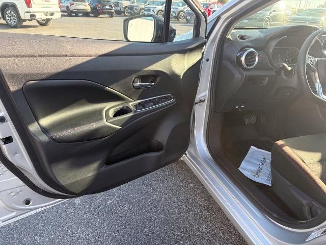 Used 2025 Nissan Versa SR w/ Trunk Package FWD image 9