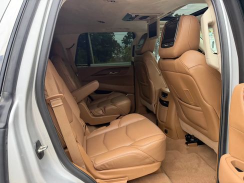 Used 2016 Cadillac Escalade Platinum AWD/4WD image 48