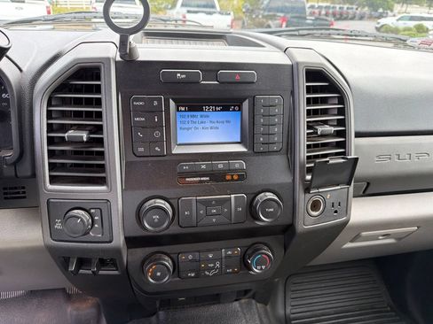Used 2021 Ford F250 XL w/ Power Equipment Group AWD/4WD image 2