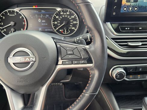 Used 2023 Nissan Altima 2.5 SR w/ SR Premium Package image 24